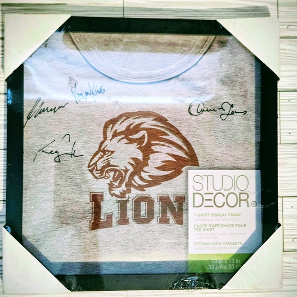 T-Shirt Display Frame By Studio Decor - Picture 1 of 6